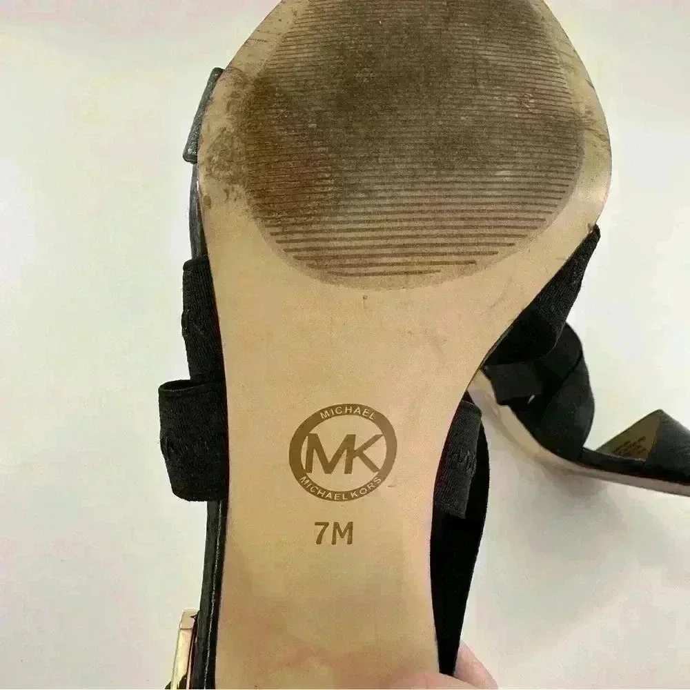 Michael Michael Kors heels size 7 black leather snakeskin embossed cross cross
